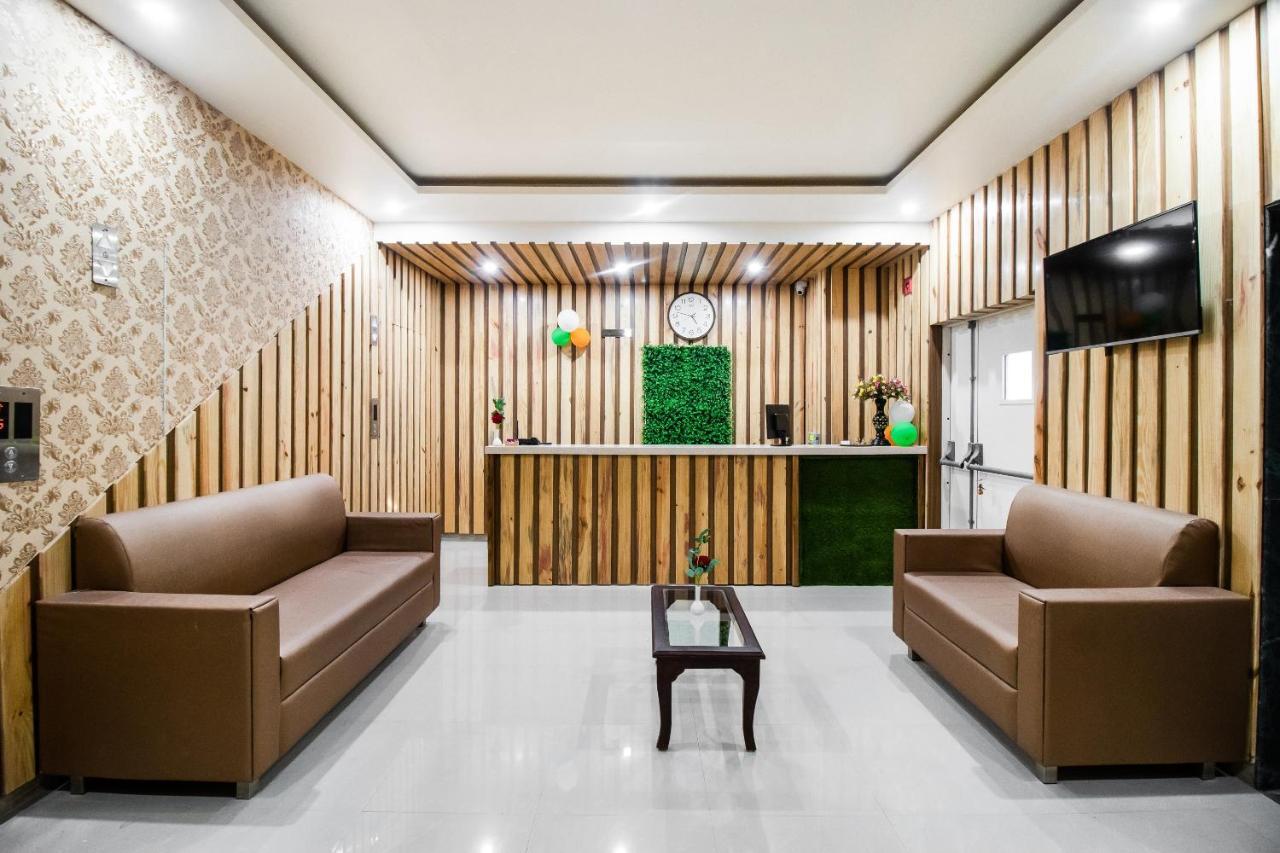 Hotel Grand 81 Faridabad Bagian luar foto