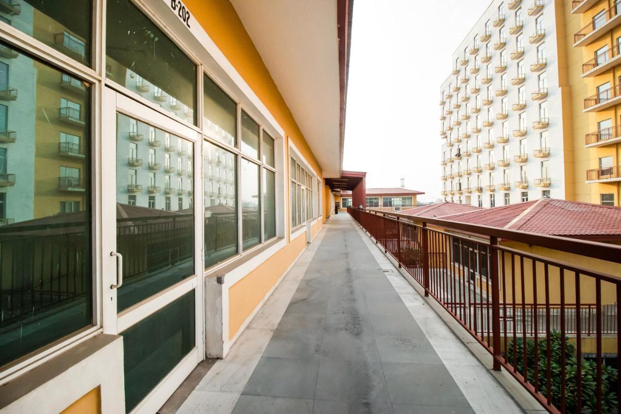 Hotel Grand 81 Faridabad Bagian luar foto